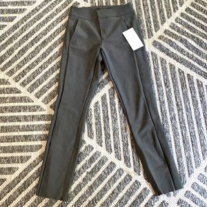 Athleta Stellar Trouser. Never worn with tag still on.